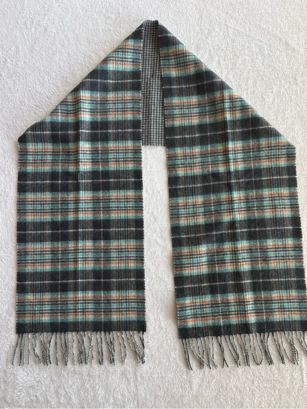 Johnstons of Elgin 100% Cashmere Reversible Plaid Scarf Made in Scotland